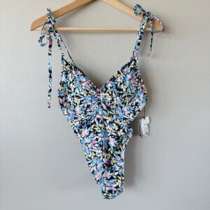 Shade & Shore One pieces bathing suit Small (4-6) women's swimsuit floral